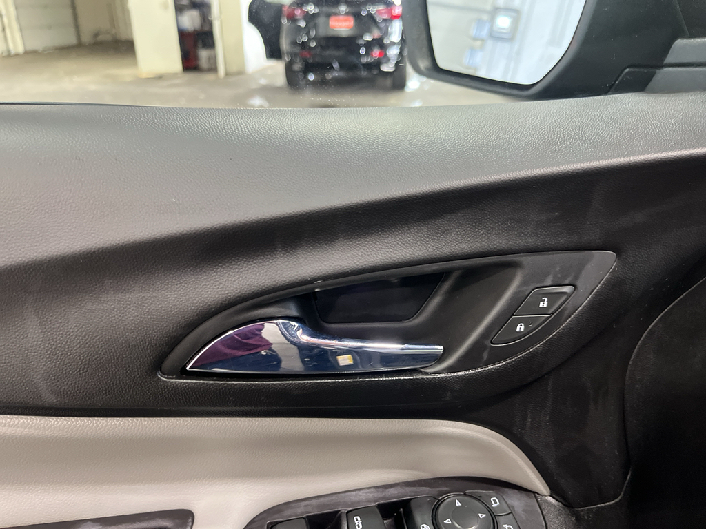 2020 Chevrolet Equinox LT - Photo 30