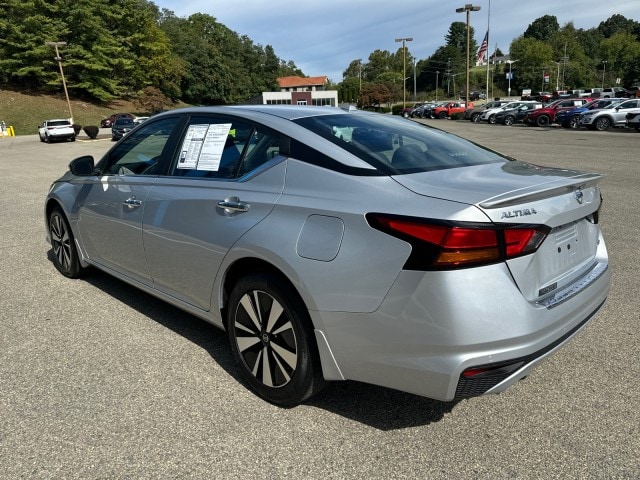 Used 2021 Nissan Altima SV with VIN 1N4BL4DW6MN345926 for sale in Radford, VA