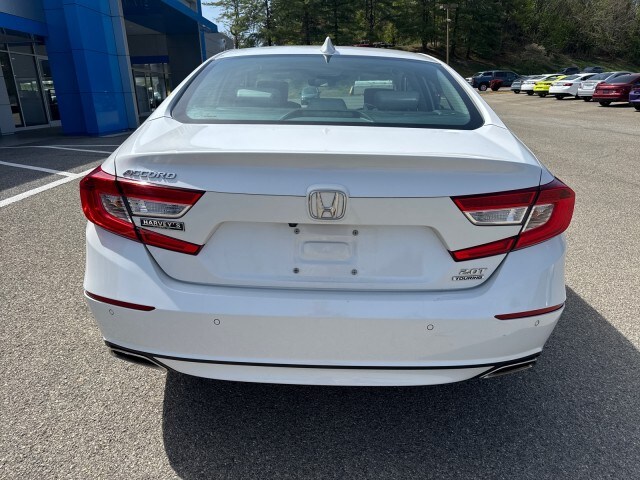 2020 Honda Accord Touring photo 3