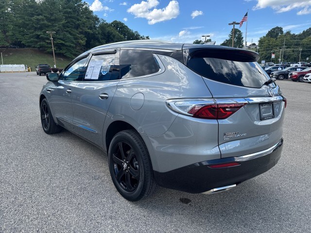 2024 Buick Enclave Essence photo 3