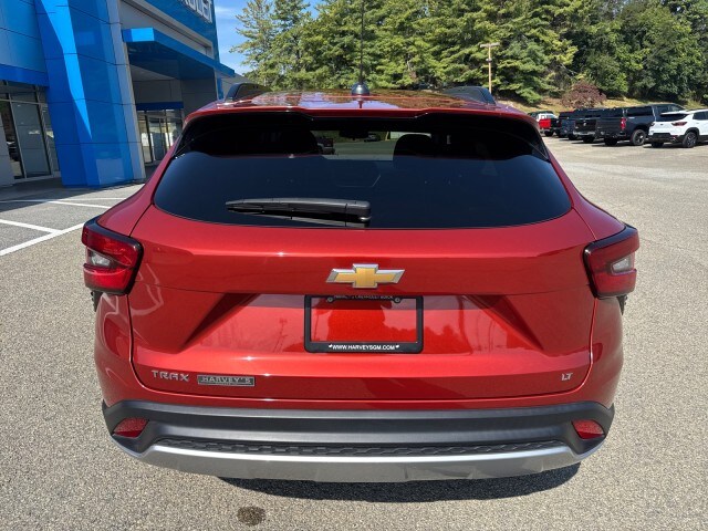 2024 Chevrolet Trax LT photo 4