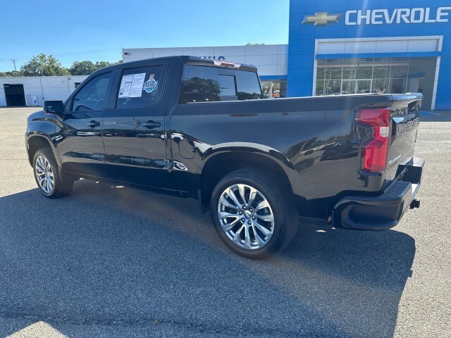 2025 Chevrolet Silverado 1500 RST photo 4