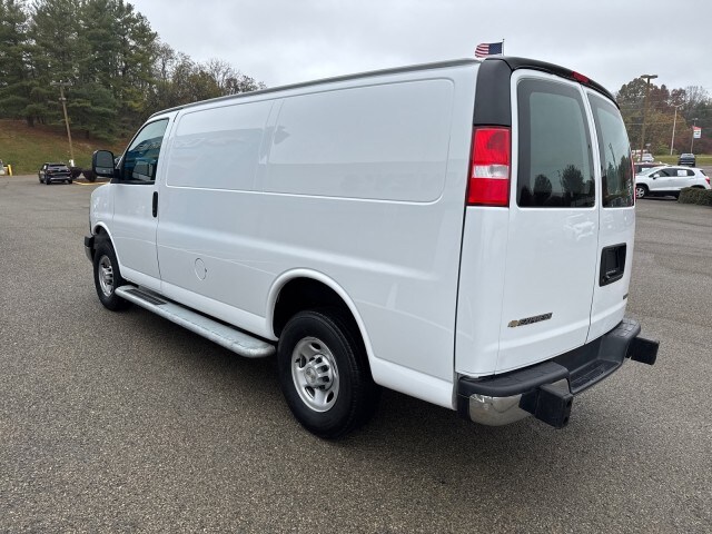 2024 Chevrolet Express 2500 Cargo photo 3