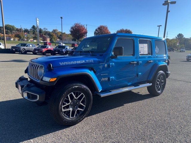 2024 Jeep Wrangler 4-Door Sahara's photo