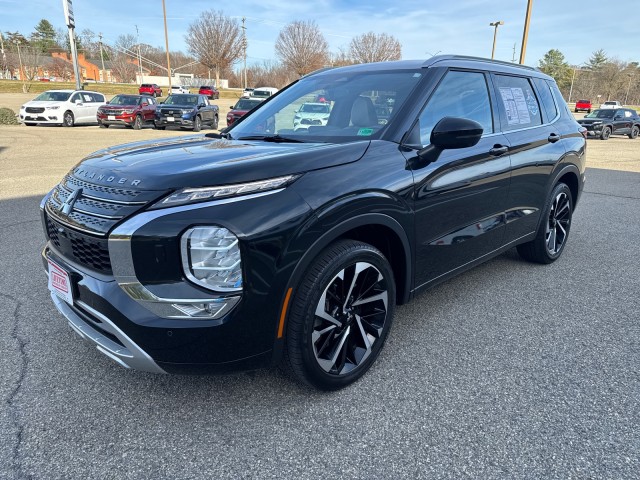 2024 Mitsubishi Outlander SEL Platinum Edition's photo