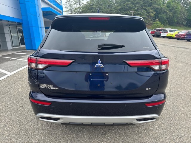 2022 Mitsubishi Outlander SE photo 3
