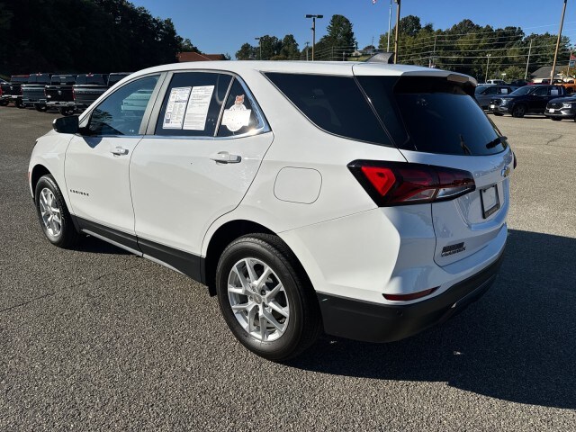 2023 Chevrolet Equinox LT photo 2