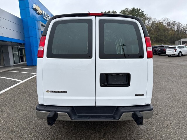 2024 Chevrolet Express 2500 Cargo photo 4