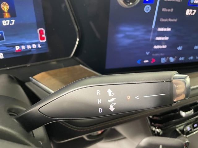 2026 Chevrolet Suburban High Country - Photo 9