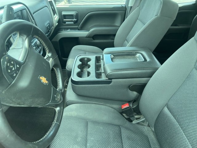 2017 Chevrolet Silverado 1500 LT photo 3