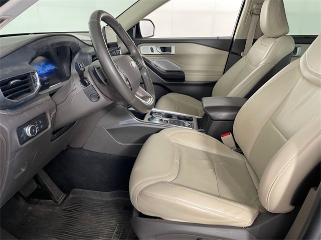 2020 Ford Explorer Platinum photo 2