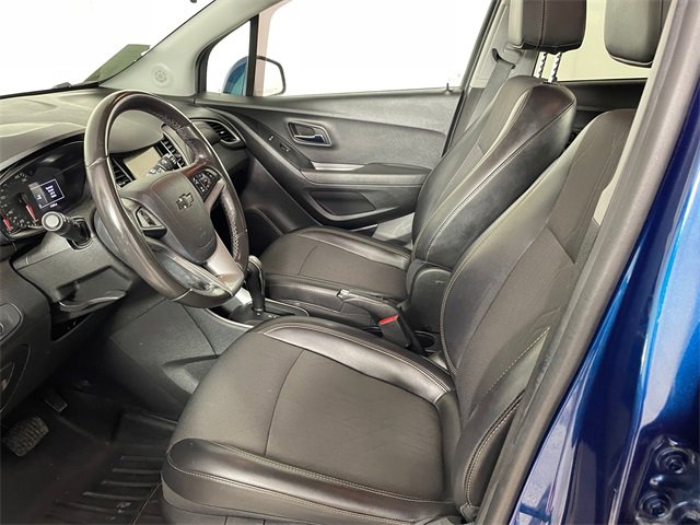 2019 Chevrolet Trax LT photo 2