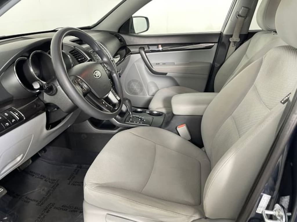Used 2011 Kia Sorento LX