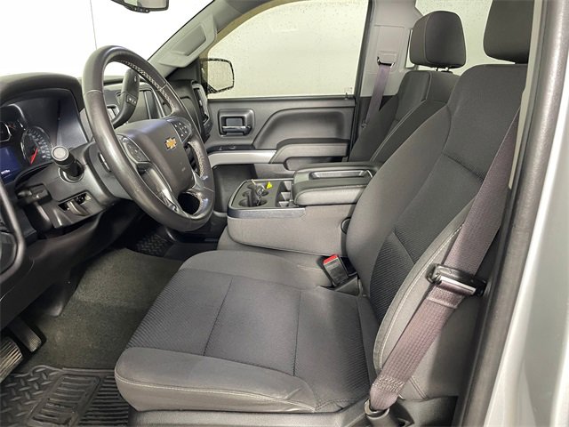 2017 Chevrolet Silverado 1500 LT photo 2