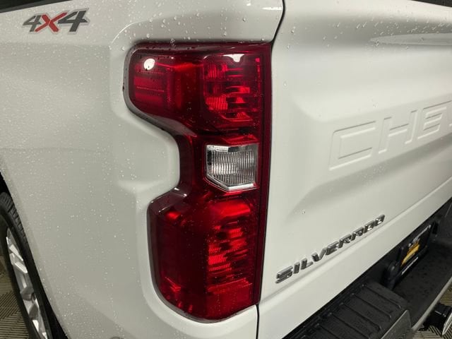 2025 Chevrolet Silverado 1500 LT - Photo 16