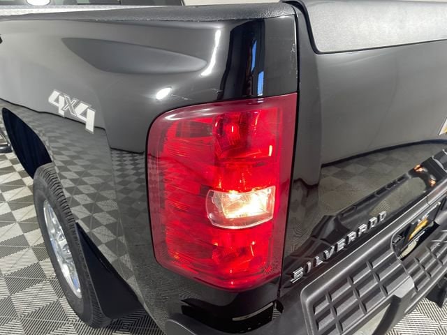 2011 Chevrolet Silverado 3500HD LTZ - Photo 18