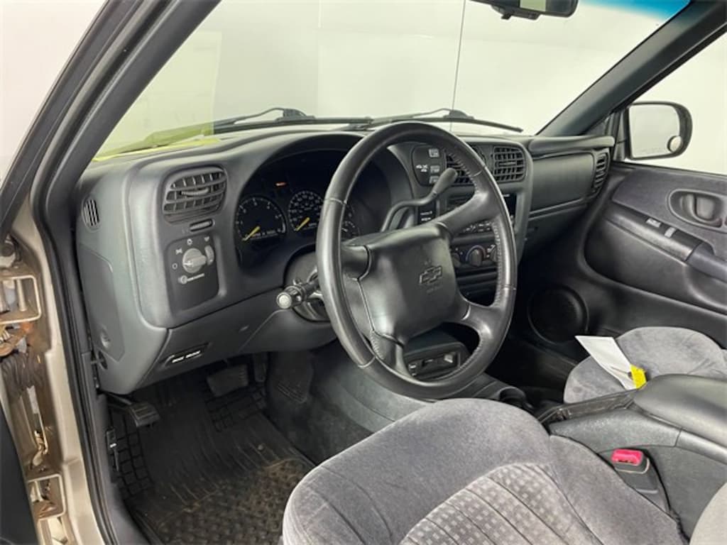 Used 2001 Chevrolet S10 LS w/ZR2 Truck