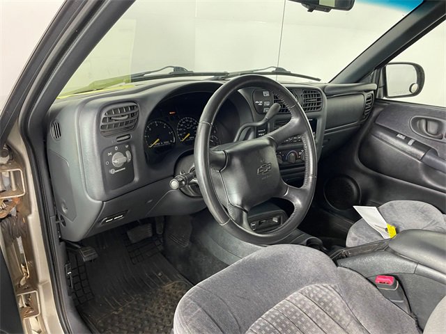 2001 Chevrolet S-10 Pickup photo 3