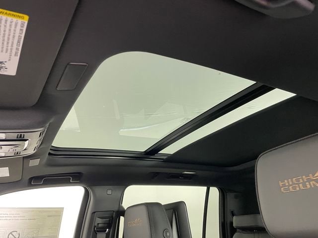 2026 Chevrolet Suburban High Country - Photo 12