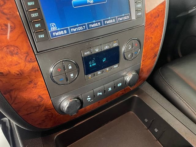 2011 Chevrolet Silverado 3500HD LTZ - Photo 8