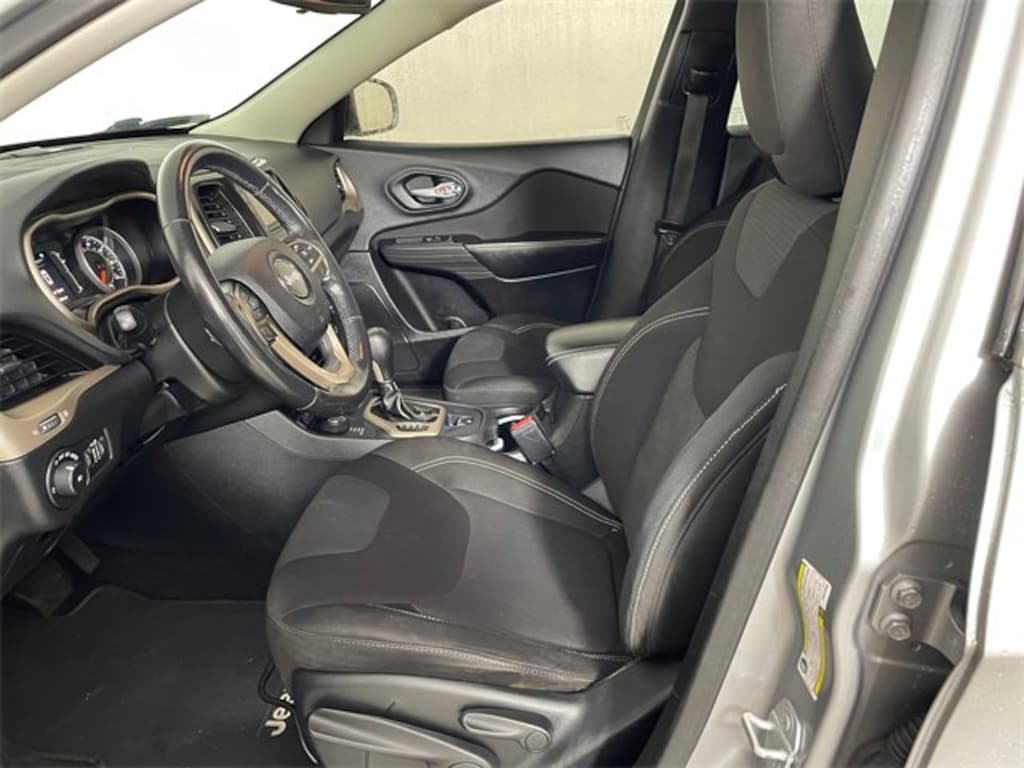 Used 2015 Jeep Cherokee Latitude SUV