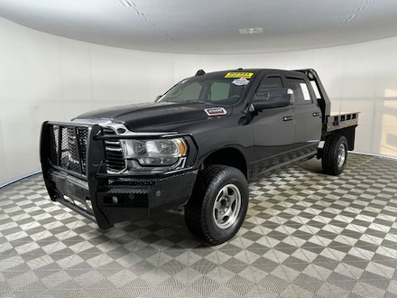2020 Ram 2500 Big Horn Crew Cab 4X4 64 Box Truck