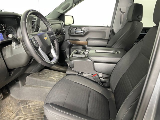 2022 Chevrolet Silverado 1500 LT photo 2