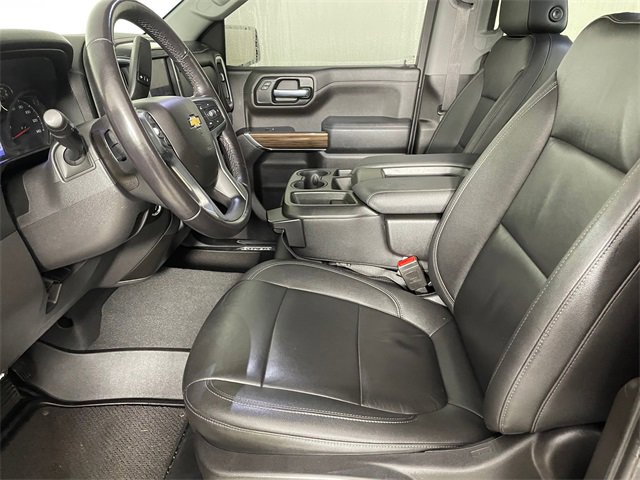 2021 Chevrolet Silverado 1500 LT photo 2