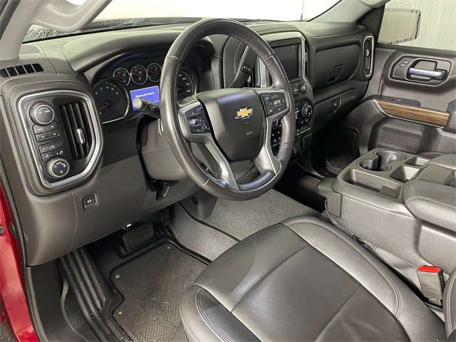 2021 Chevrolet Silverado 1500 LT photo 3