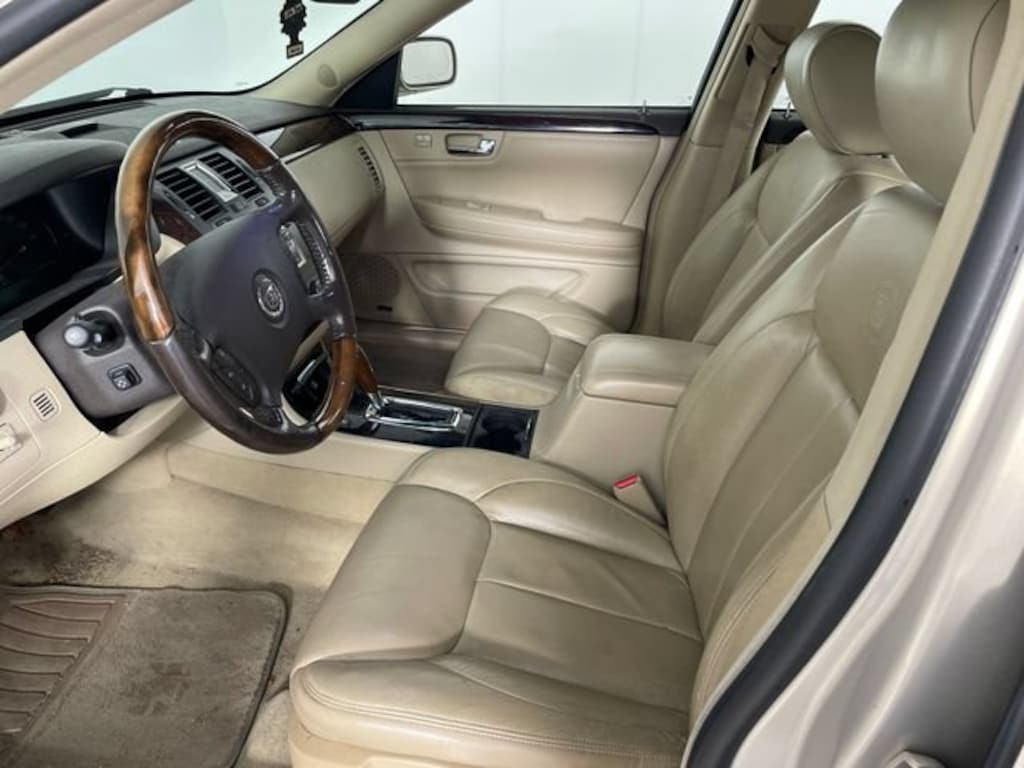 Used 2008 CADILLAC DTS w/1SD Car