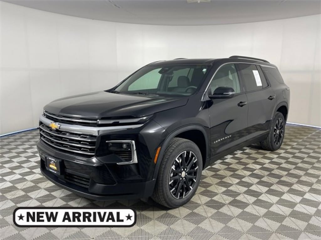 Used 2025 Chevrolet Traverse LT SUV