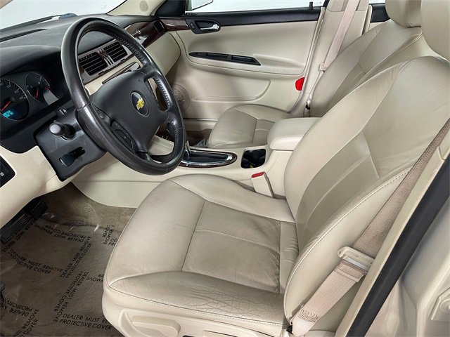 2011 Chevrolet Impala 1LT photo 2