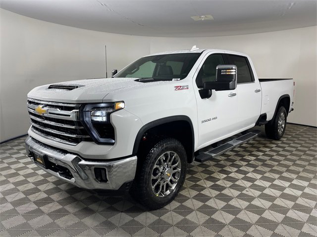 2026 Chevrolet Silverado HD LTZ's photo
