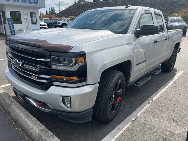 2017 Chevrolet Silverado 1500 LT photo 2