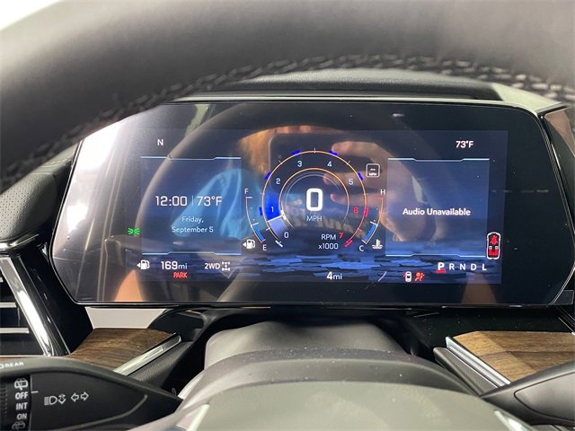 2025 Chevrolet Suburban High Country photo 3