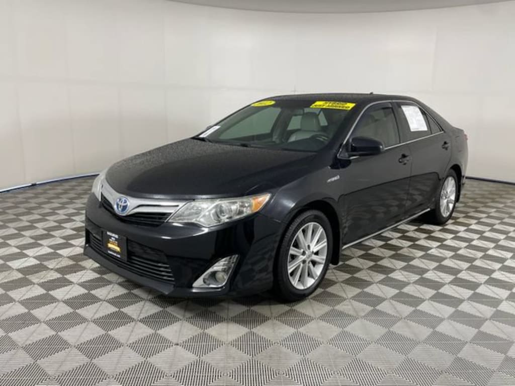 Used 2012 Toyota Camry Hybrid XLE Sedan