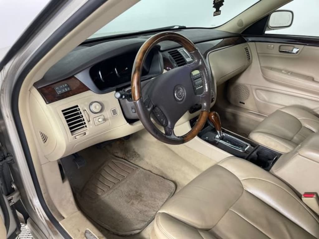Used 2008 CADILLAC DTS w/1SD Car