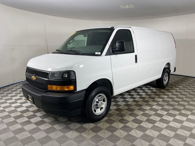 2026 Chevrolet Express 2500 Work Van HD's photo