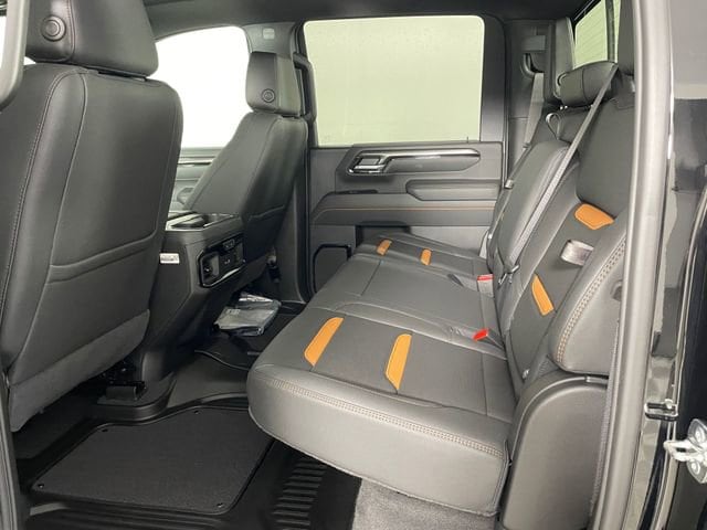 2026 GMC Sierra 2500HD AT4 - Photo 6