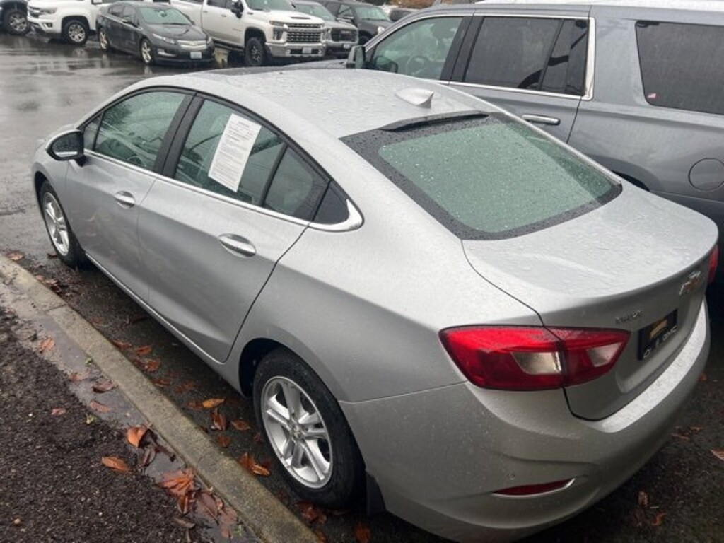 Used 2018 Chevrolet Cruze LT Car