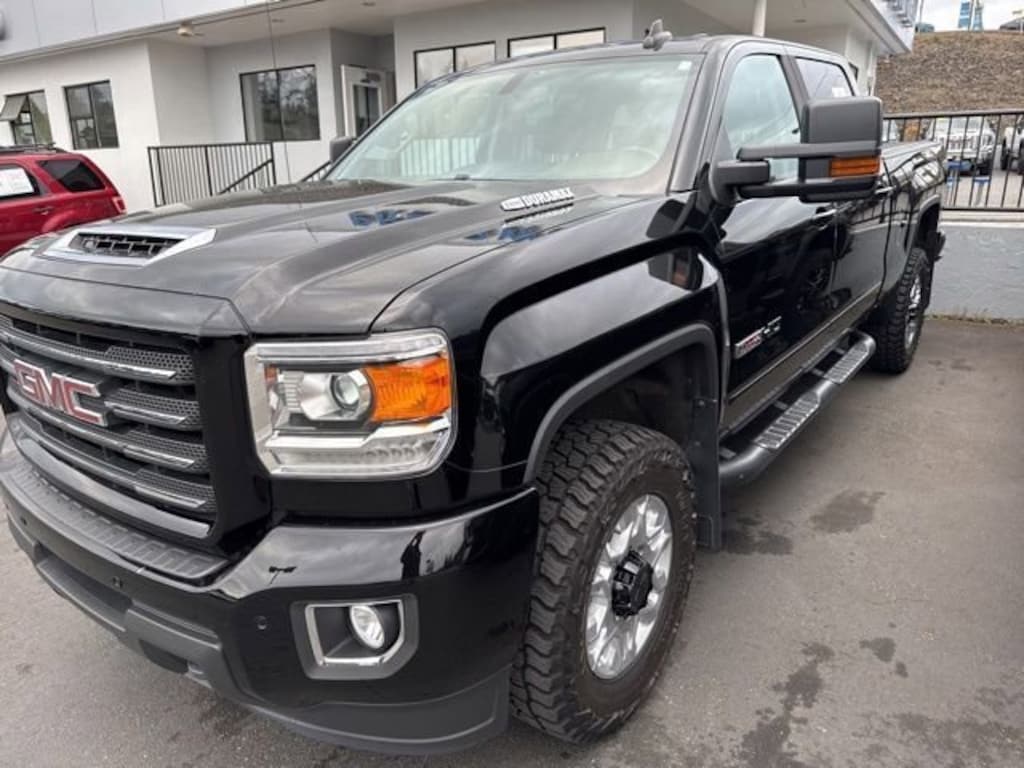 Used 2018 GMC Sierra 2500 HD SLT Truck