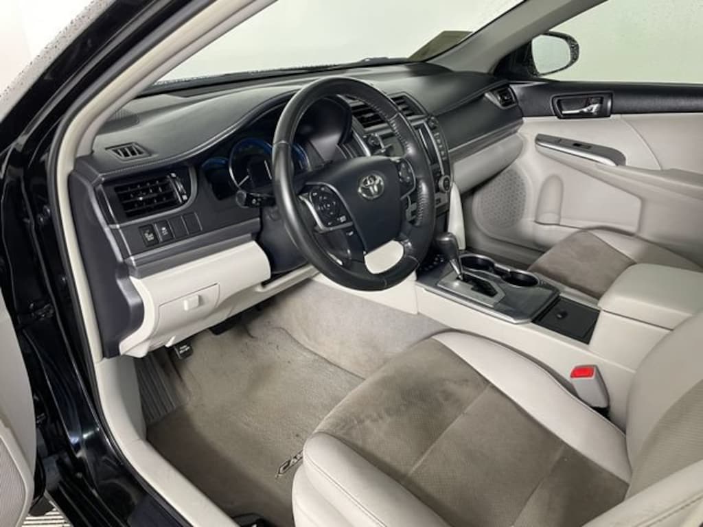 Used 2012 Toyota Camry Hybrid XLE Sedan