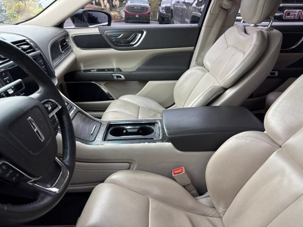 Used 2017 Lincoln Continental Select Sedan