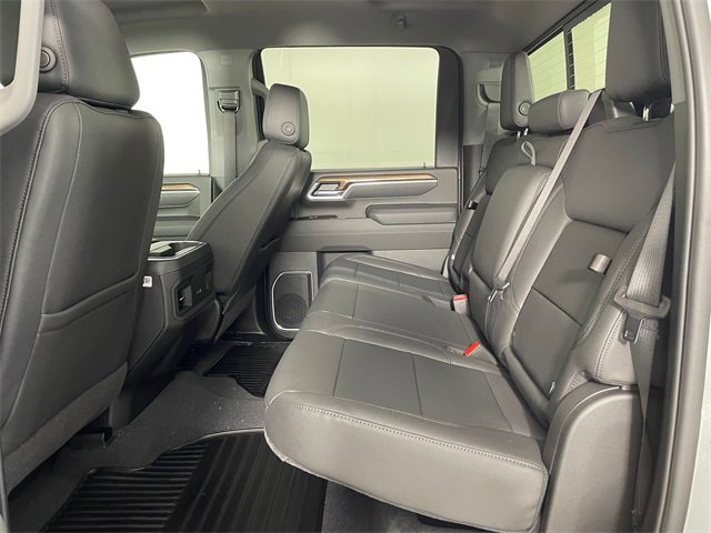 2025 Chevrolet Silverado 2500HD LT photo 4