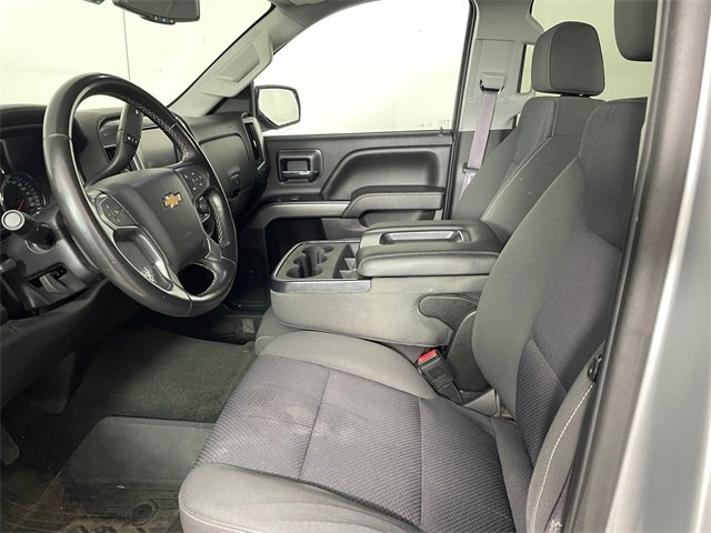 2016 Chevrolet Silverado 1500 LT photo 2