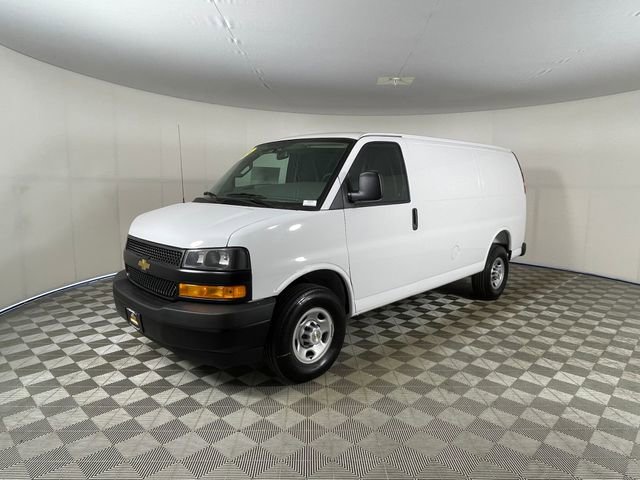 2026 Chevrolet Express 2500 Work Van HD's photo
