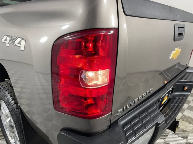 2013 Chevrolet Silverado 3500HD LT - Photo 17