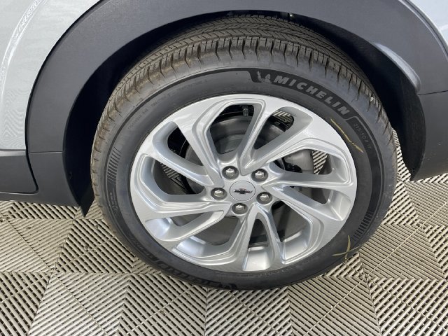 2027 Chevrolet Bolt LT - Photo 15