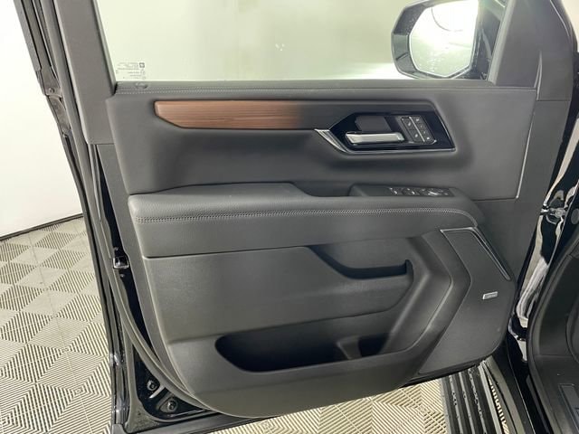 2026 GMC Yukon XL Denali - Photo 13