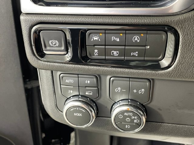 2026 GMC Yukon XL Denali - Photo 15